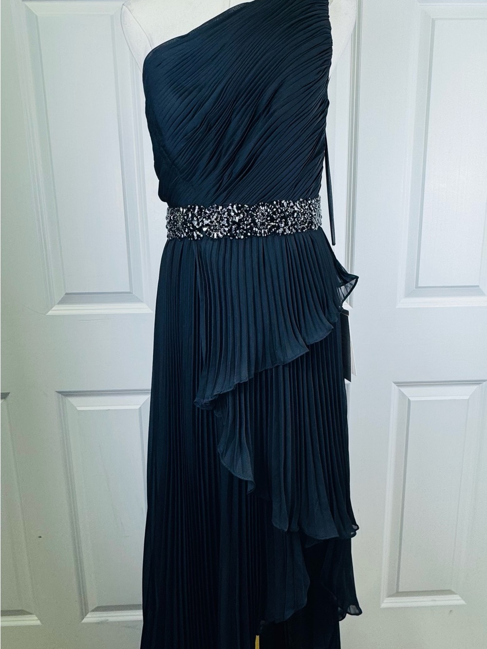 Mac Duggal Black One Shoulder Chiffon Gown Beaded Waist Formal Dress Size 6 - Picture 8 of 12